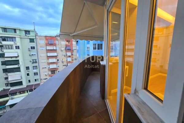 Shtepi ne shitje Apartament ne Tirane, 2+1, Mobilimi E mobiluar, Pagesa 320,000  Euro.