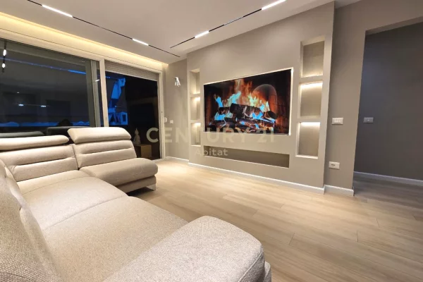 Shtepi ne shitje Apartament ne Tirane, 2+1, Mobilimi E mobiluar, Pagesa 320,000  Euro.