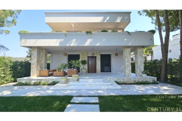 House for Sale 7+1 in Durres - 2,600,000 Euro