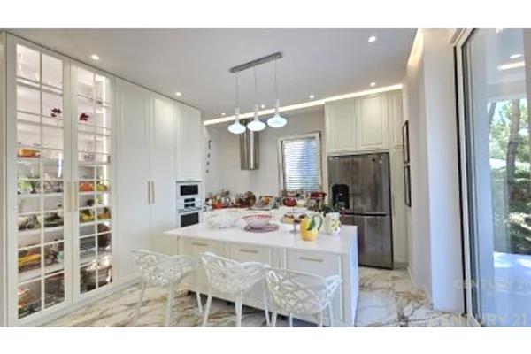 Luxury villas for sale in Durres 7+1, Furnished