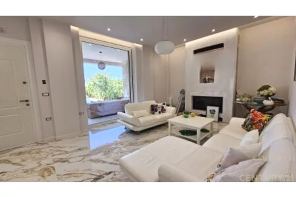 Luxury villas for sale in Durres 7+1, Furnished