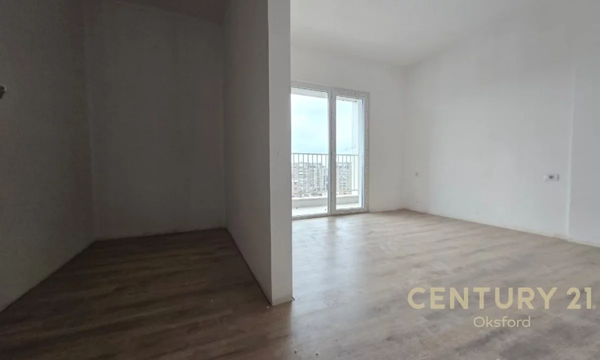 Zyre 3+2+ veranda Me Qira ne Zogu i Zi, (224 m2)