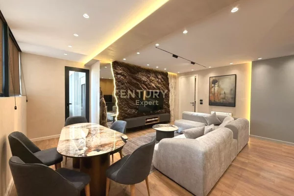 Shtepi me qera 2+1 ne Tirane - 1,400 Euro