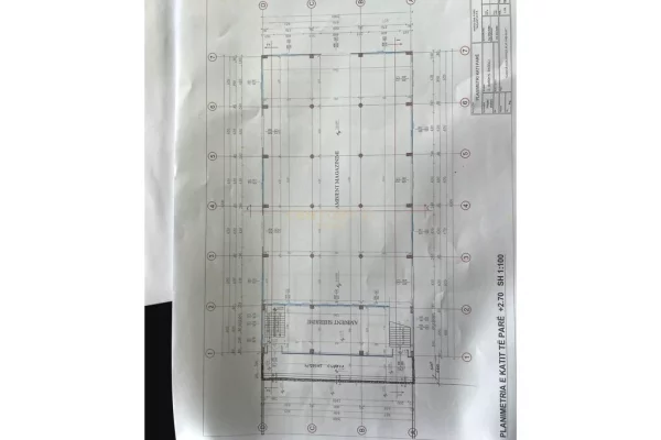 Jepet me qira objekt biznesi buze rruge kryesore, prane Top Channel (2240 M2)