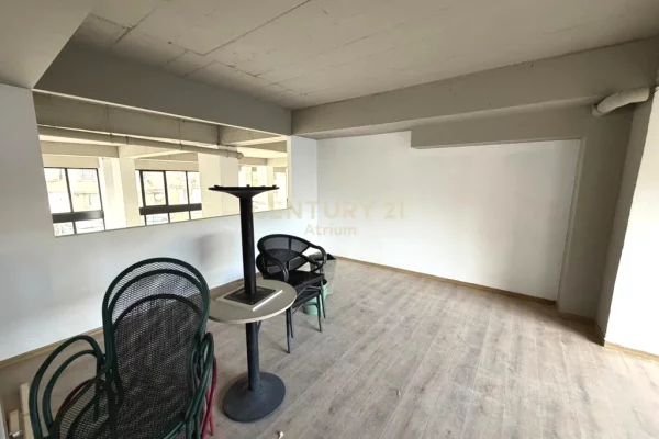 JEPET ME QERA AMBIENT KOMERCIAL 418 M2 PRANE SHKOLLES NIKET DARDANI !!