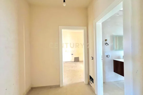 Shtepi ne shitje Vila Luksoze ne Durres, 4+1, Mobilimi Bosh, pa mobiluar, Pagesa 500,000  Euro.