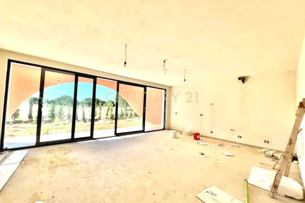 Shtepi ne shitje Vila Luksoze ne Durres, 4+1, Mobilimi Bosh, pa mobiluar, Pagesa 500,000  Euro.