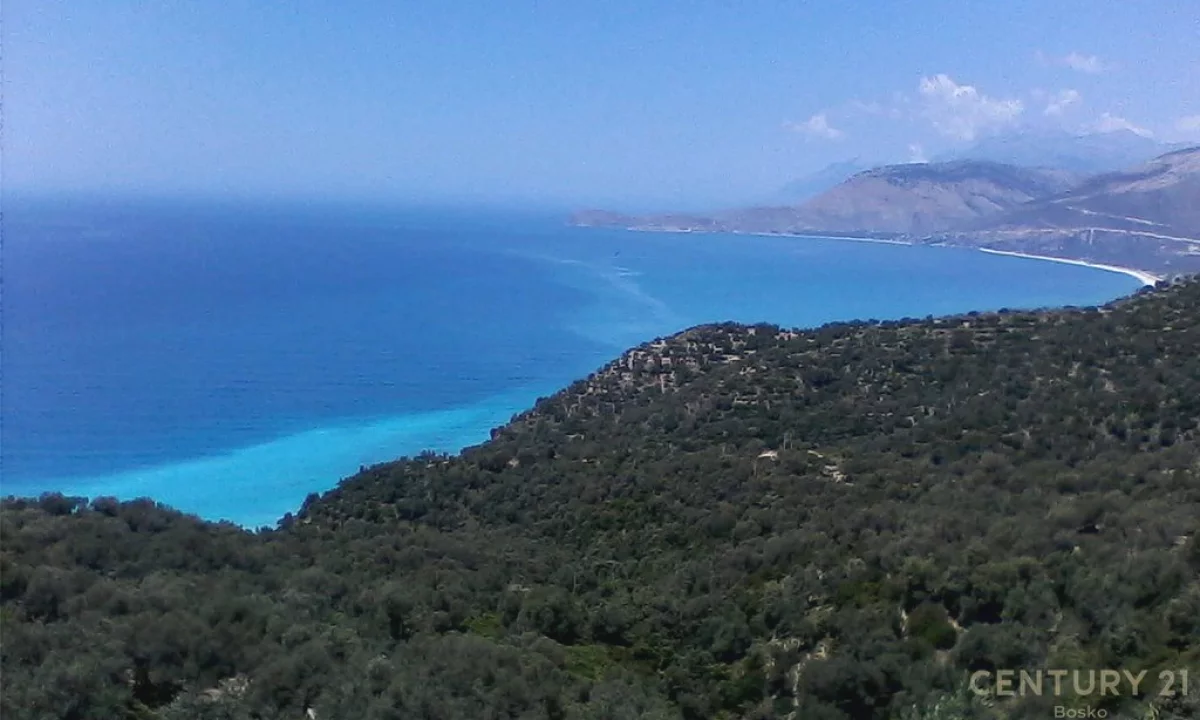 Shtepi ne shitje Apartament ne Himare, 1+1, Mobilimi Bosh, pa mobiluar, Pagesa 140,000  Euro.