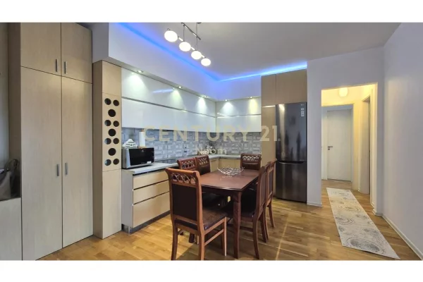 Shtepi me qera Apartament ne Tirane, 2+1, Mobilimi E mobiluar, Pagesa 1,000  Euro.