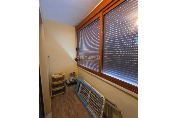 Shtepi ne shitje Apartament ne Tirane, 2+1, Mobilimi Pjeserisht e mobiluar, Pagesa 120,000  Euro.