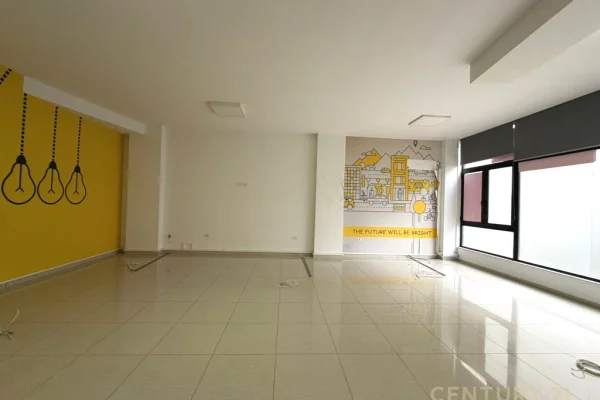 Ambient komercial per Qera