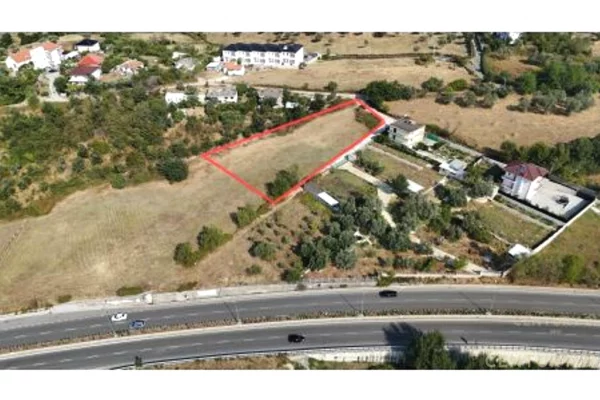 Truall ose Toke  ne Tirane - 459,000 Euro