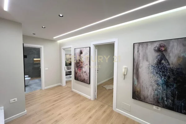 Shtepi ne shitje Apartament ne Tirane, 2+1, Mobilimi E mobiluar, Pagesa 301,000  Euro.