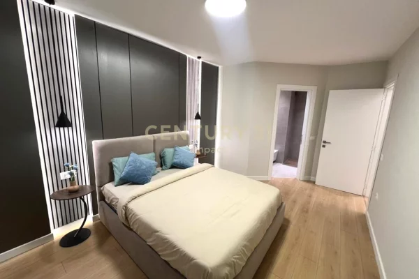 Shtepi ne shitje Apartament ne Tirane, 2+1, Mobilimi E mobiluar, Pagesa 301,000  Euro.