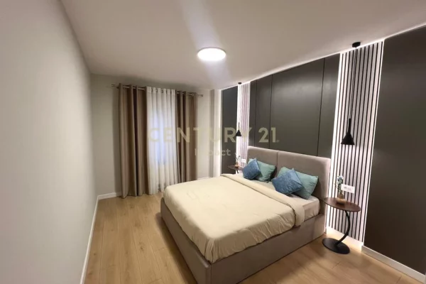 Shtepi ne shitje Apartament ne Tirane, 2+1, Mobilimi E mobiluar, Pagesa 301,000  Euro.