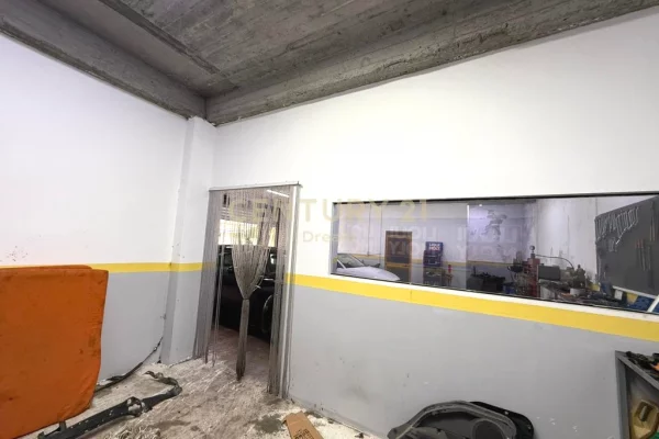 Ambient biznesi me qera 4+1 ne Tirane - 900 Euro