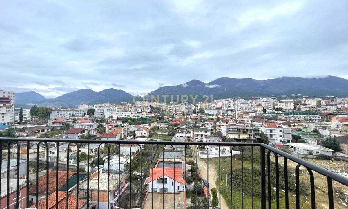 Shtepi ne shitje Apartament ne Tirane, 2+1, Mobilimi Bosh, pa mobiluar, Pagesa 183,600  Euro.