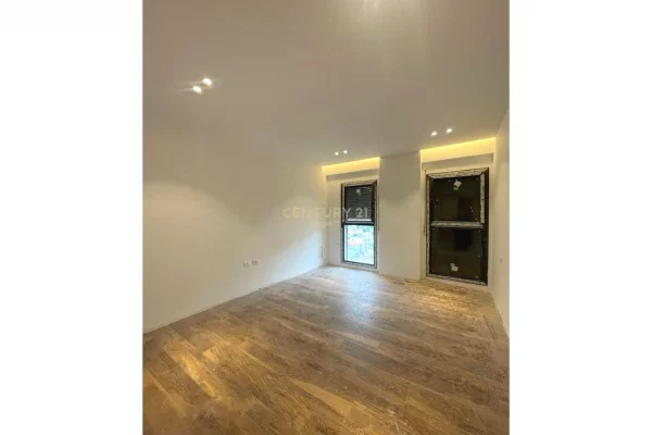 Shtepi ne shitje Apartament ne Tirane, 2+1, Mobilimi Bosh, pa mobiluar, Pagesa 183,600  Euro.