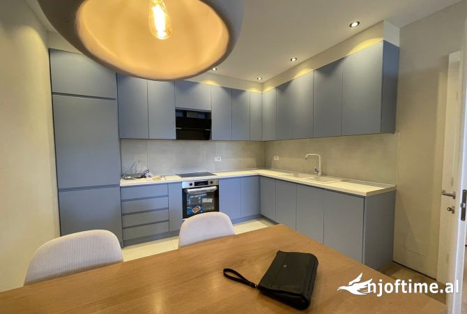 Shtepi me qera Apartament ne Tirane, 1+1, Mobilimi E mobiluar, Pagesa 500  Euro.
