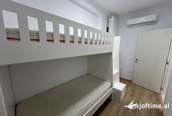 Shtepi me qera Apartament ne Tirane, 2+1, Mobilimi E mobiluar, Pagesa 700  Euro.