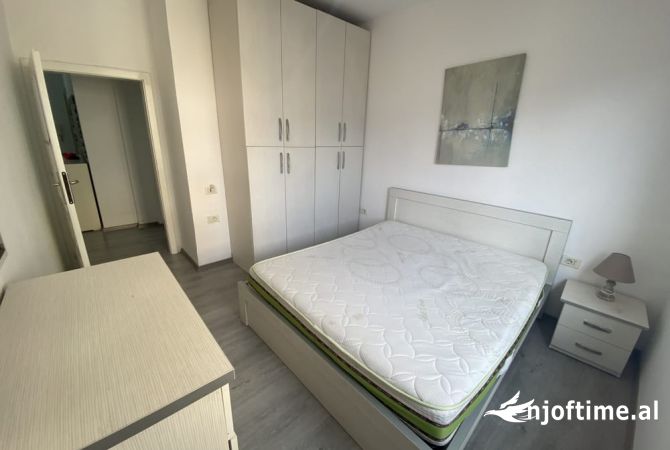 Shtepi me qera Apartament ne Tirane, 2+1, Mobilimi E mobiluar, Pagesa 700  Euro.