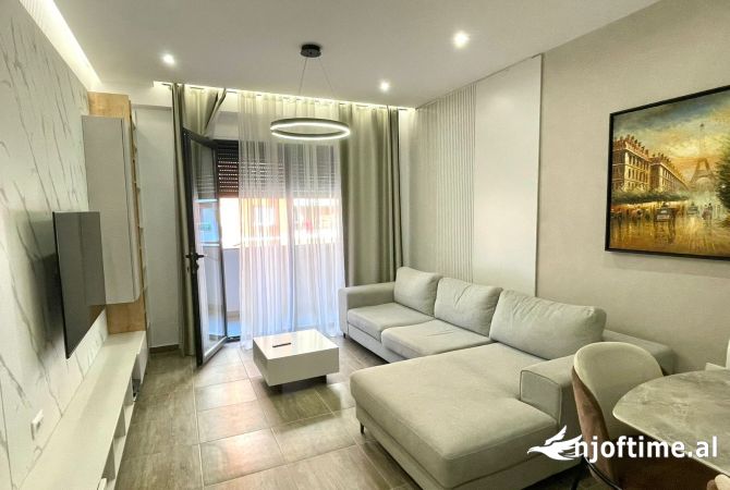 Shtepi me qera 2+1 ne Tirane - 650 Euro