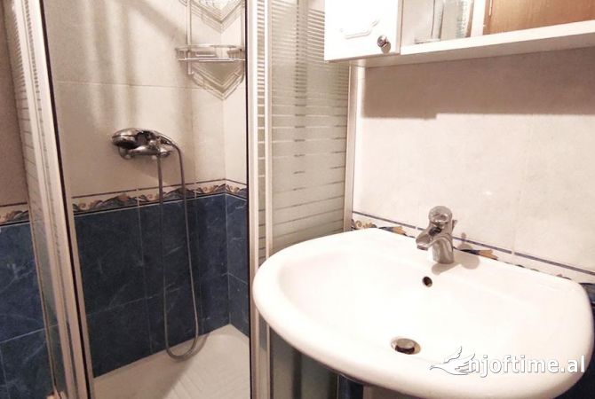 Shtepi me qera Apartament ne Tirane, 1+1, Mobilimi E mobiluar, Pagesa 600  Euro.