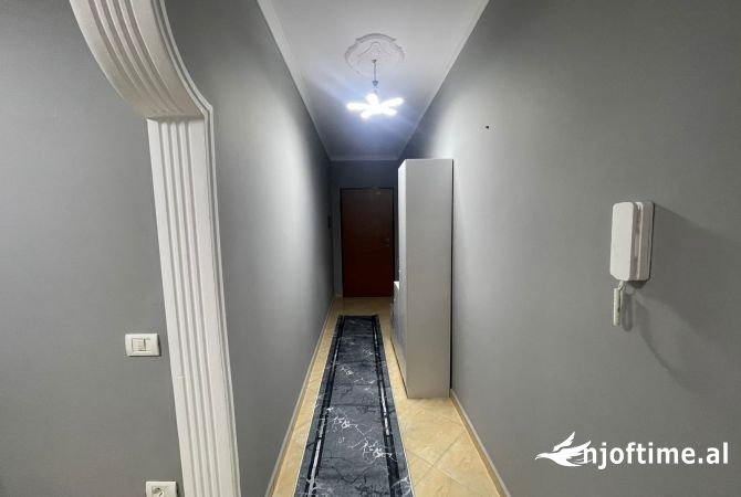 Shtepi me qera Apartament ne Tirane, 2+1, Mobilimi E mobiluar, Pagesa 650  Euro.