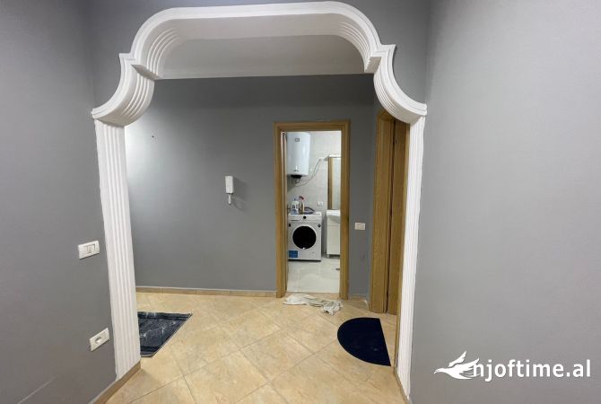 Shtepi me qera Apartament ne Tirane, 2+1, Mobilimi E mobiluar, Pagesa 650  Euro.