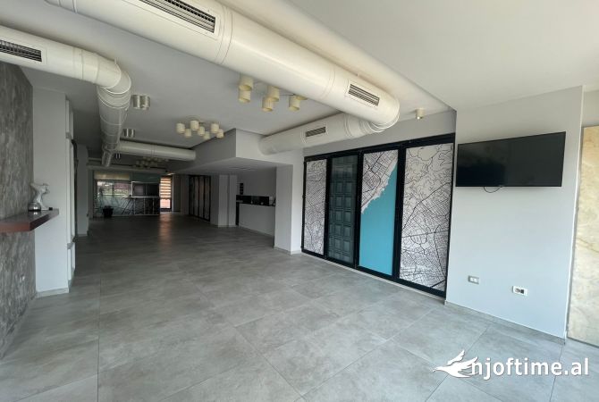 Ambient biznesi me qera 3+1 ne Tirane - 1,500 Euro