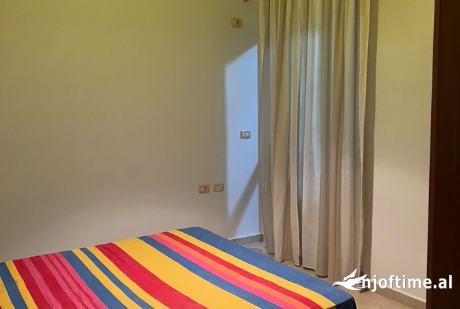 Shtepi ne shitje Apartament ne Tirane, 2+1, Mobilimi E mobiluar, Pagesa 120,000  Euro.