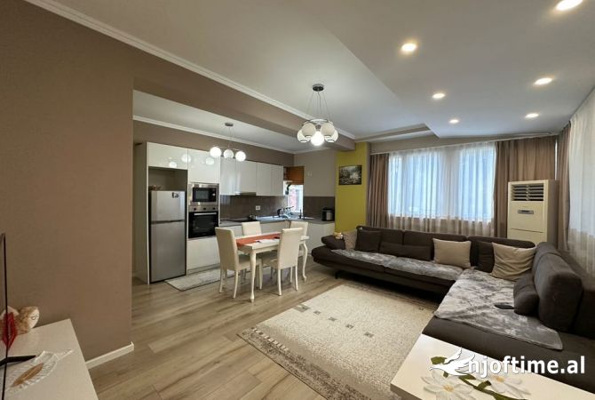Shtepi ne shitje 3+1 ne Tirane - 215,000 Euro