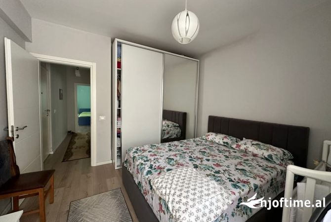Shtepi ne shitje Apartament ne Tirane, 3+1, Mobilimi E mobiluar, Pagesa 215,000  Euro.