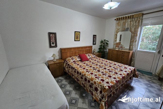 Shtepi me qera Apartament ne Tirane, 2+1, Mobilimi E mobiluar, Pagesa 500  Euro.