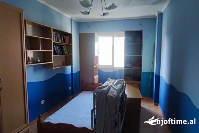 Jepet me qira 2+1+2 përball Lion Park