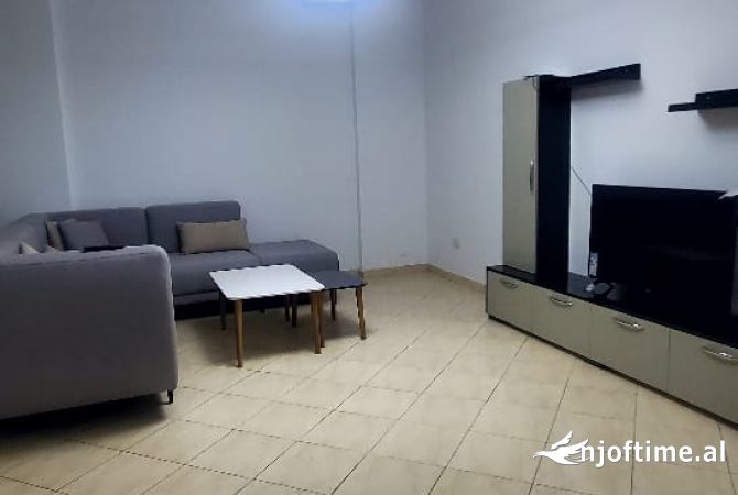Shtepi me qera 2+1 ne Tirane - 600 Euro