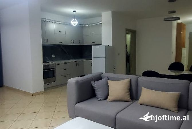 Shtepi me qera Apartament ne Tirane, 2+1, Mobilimi E mobiluar, Pagesa 600  Euro.