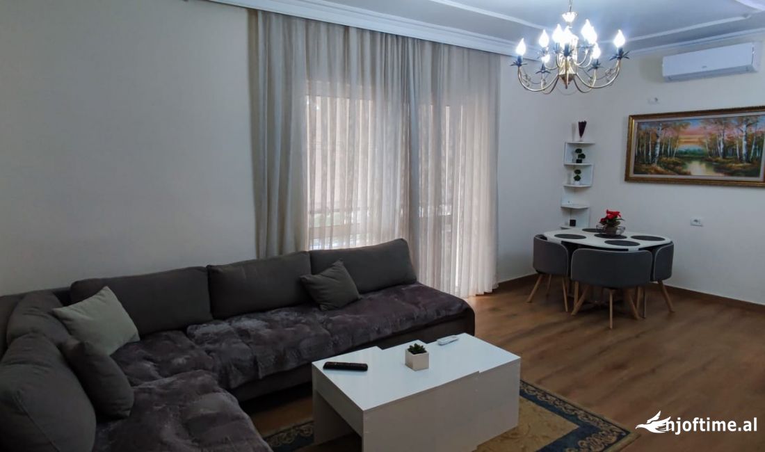 Shtepi me qera Apartament ne Tirane, 2+1, Mobilimi E mobiluar, Pagesa 600  Euro.