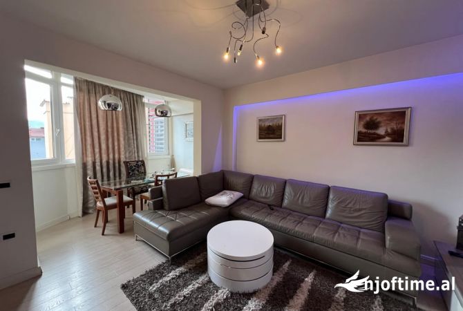 Shtepi me qera Apartament ne Tirane, 2+1, Mobilimi E mobiluar, Pagesa 1,000  Euro.