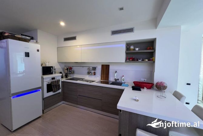 Shtepi me qera Apartament ne Tirane, 2+1, Mobilimi E mobiluar, Pagesa 1,000  Euro.