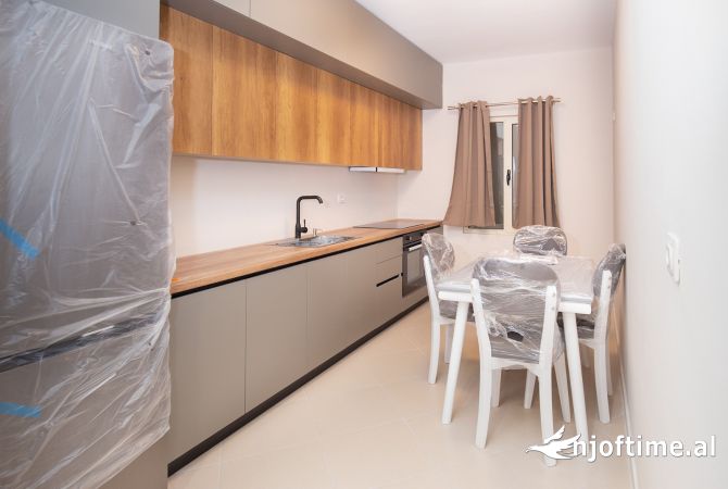 Shtepi me qera 2+1 ne Tirane - 700 Euro