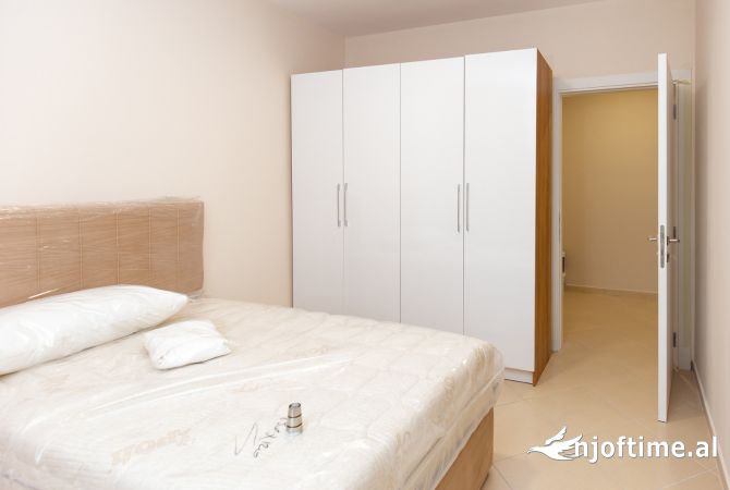 Shtepi me qera Apartament ne Tirane, 2+1, Mobilimi E mobiluar, Pagesa 700  Euro.