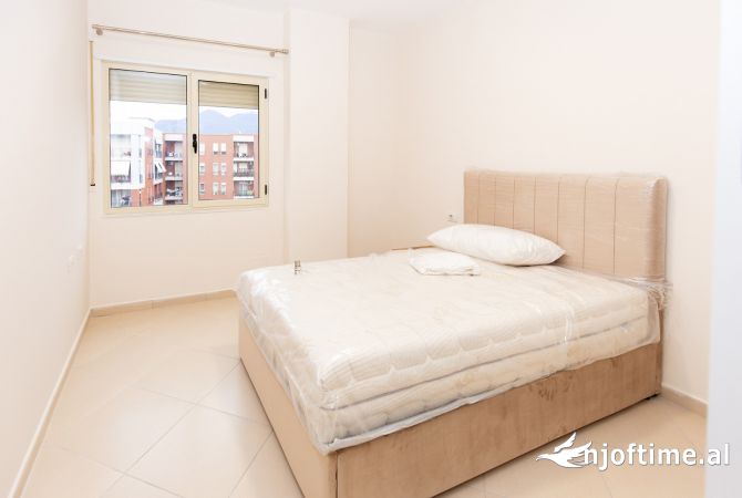 Shtepi me qera Apartament ne Tirane, 2+1, Mobilimi E mobiluar, Pagesa 700  Euro.