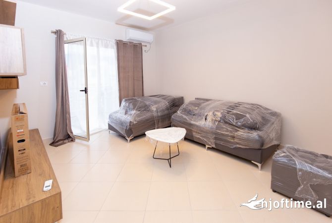 Shtepi me qera Apartament ne Tirane, 2+1, Mobilimi E mobiluar, Pagesa 700  Euro.