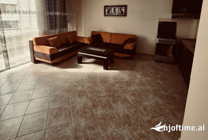 Shtepi me qera 1+1 ne Tirane - 400 Euro