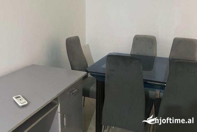 Shtepi me qera 2+1 ne Tirane - 400 Euro