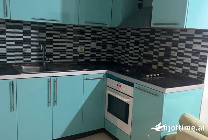 Shtepi me qera 2+1 ne Tirane - 400 Euro