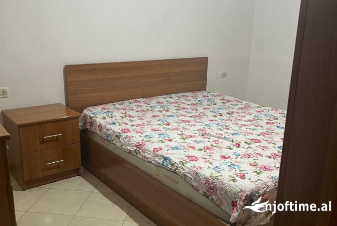 Shtepi me qera 2+1 ne Tirane - 400 Euro