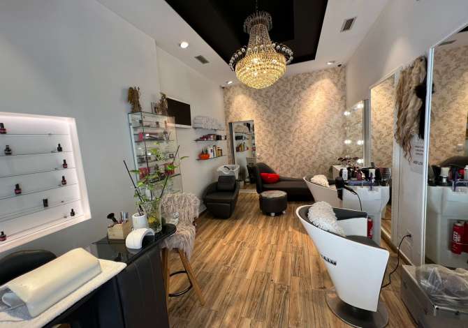 Business Property for Rent 3+1 in Tirana - 60,000 Leke