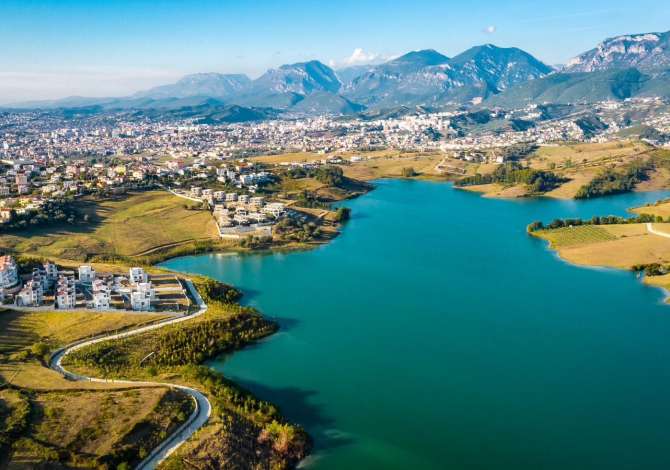 Truall ose Toke ne Tirane - 1,625,000 Euro